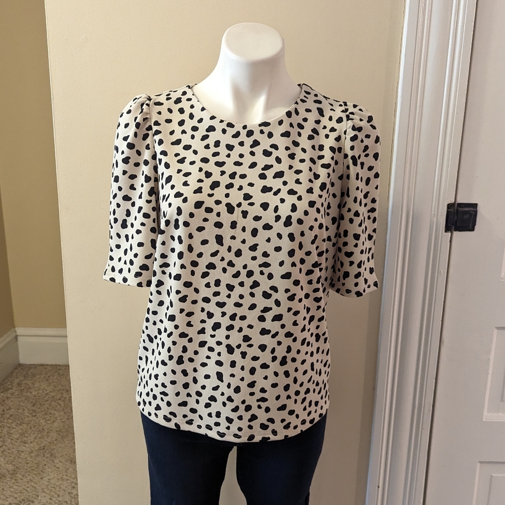 Meloday cream with black abstract polka dot print top size S